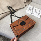 Bolso de Cuero Mary | Cadena Convertible y Relieve Tridimensional