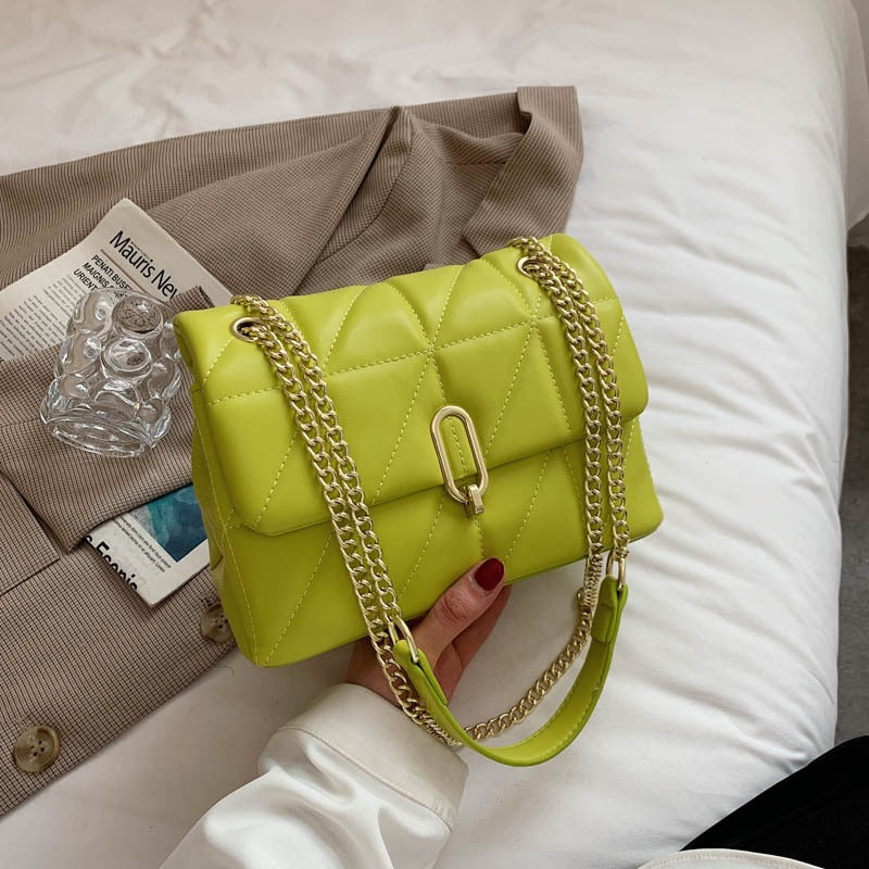 Bolso de Cuero Dora | Correa de Cadena Dorada y Cierre Interior