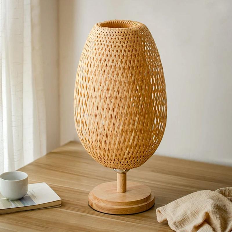Lámpara de Mesa de Bambú Artesanal Diseño Sostenible y Zen