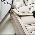 Bolso de Cuero Mary | Cadena Convertible y Relieve Tridimensional