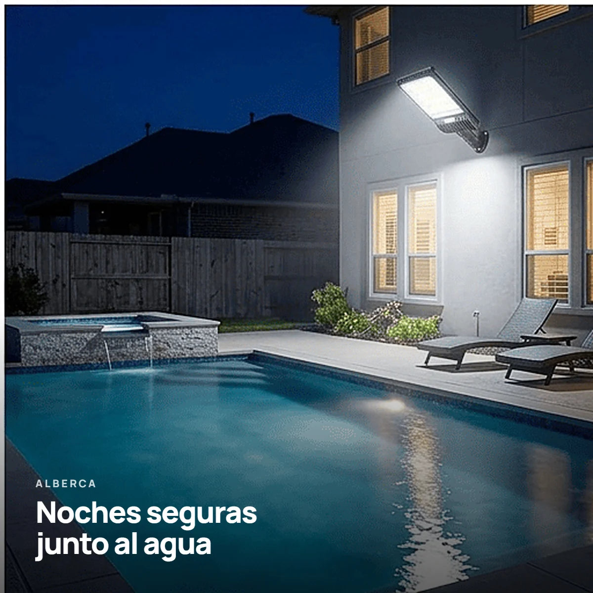 Reflector solar junto a la alberca